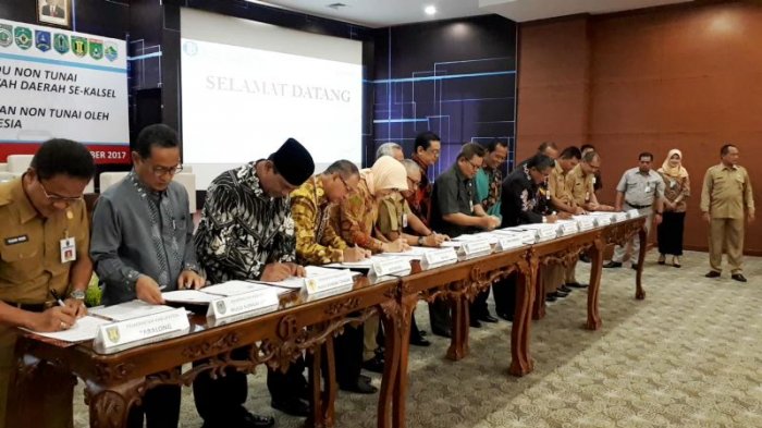 Pemerintah Daerah se-Kalsel Tandatangi MoU Transaksi Non Tunai dengan Bank Kalsel