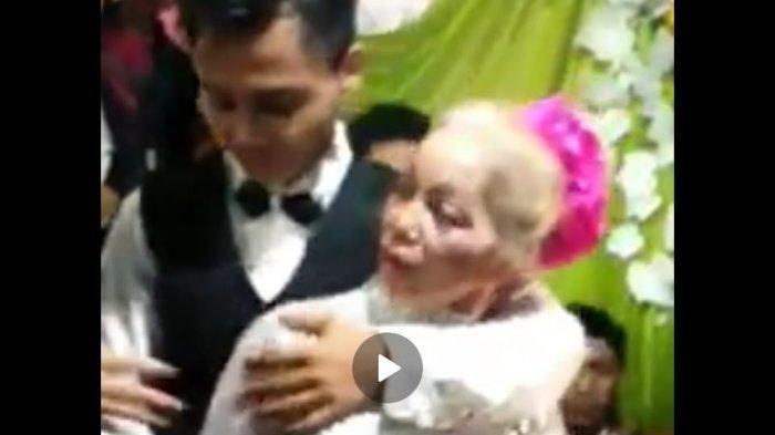 VIRAL - Nenek 10 Cucu Ini Dinikahi Pemuda 24 Tahun di Palangkaraya, Videonya Beredar di WA