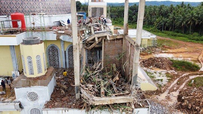 Gelar Ekspose Runtuhnya Menara Masjid Islamic Center Kandangan, PUTR Akui Adanya Human Error