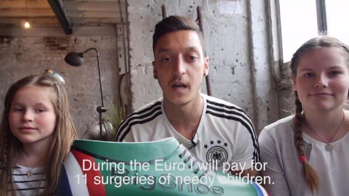 Meski Sibuk di Piala Eropa, Oezil Tetap Lakukan Aksi Kemanusiaan