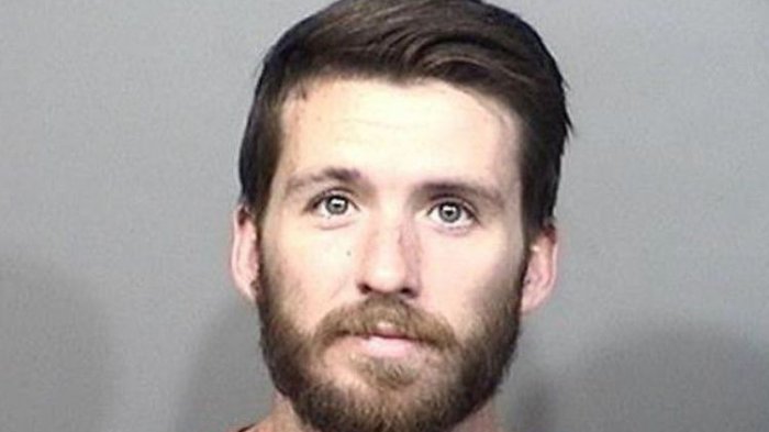 Kesal, Uang Keluar Terlalu Banyak, Pria Ini Nekat Pukul Mesin ATM, Lalu Ini yang Terjadi