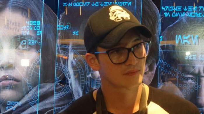 Beredar Foto Mike Lewis Bersama Perempuan, Ada yang Senang Karena Bukan Lucinta Luna