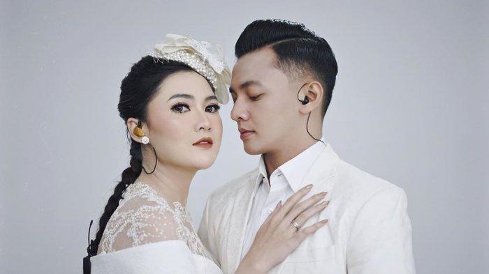 Dory Harsa Tulis Soal Semangat Bekerja, Potret Mesra Dengan Nella Kharisma Curi Perhatian