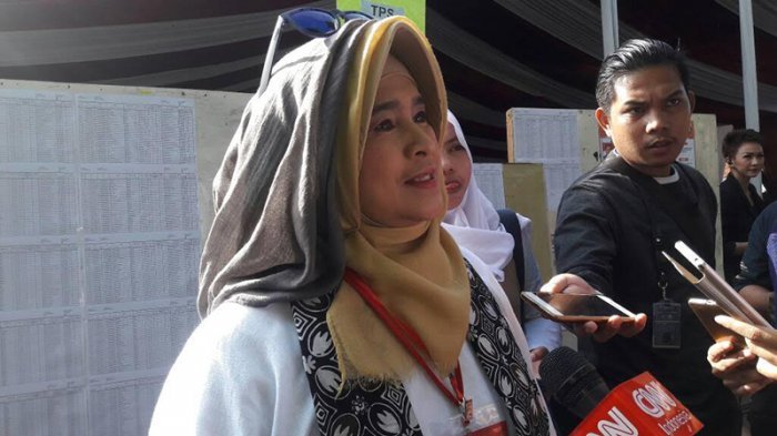 Mobil Neno Warisman Diduga Dibakar,  Ada Kaitan dengan Tagar 2019 Ganti Presiden?