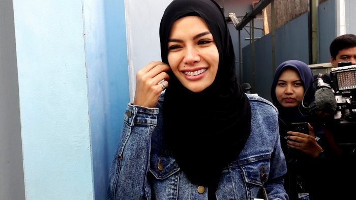 Sempat Tak Boleh Pulang Saat Nyantri di Ponpes Gontor, Ini Penjelasan Nikita Mirzani