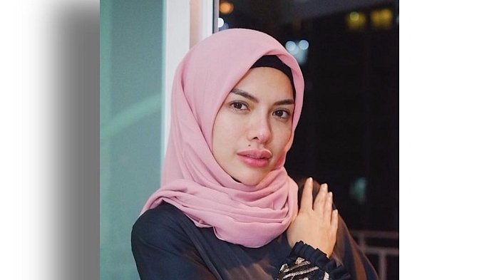 Gara-gara Rokok di Tangan, Artis Nikita Mirzani Jadi Sorotan, Ini Pembelaan Netizen