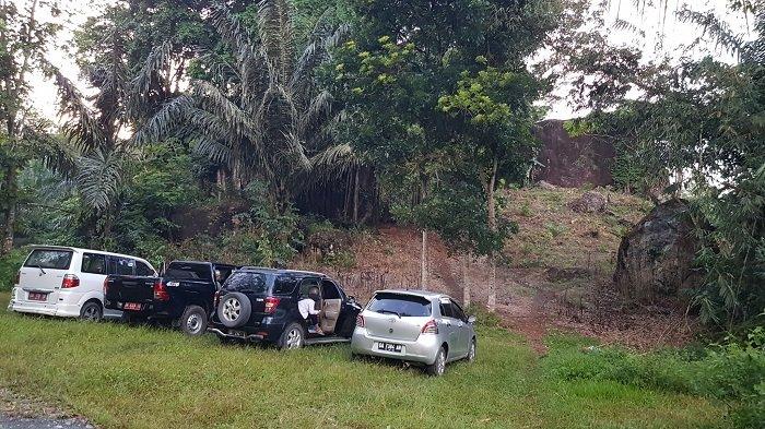 Wisata Kalsel - Area Parkir Luas dan Rindang, Akses Masuk ke Lokasi Pun Mudah dan Cukup Nyaman