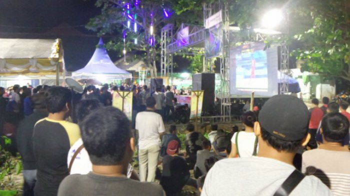 Wabup Tabalong Ikuti Nonbar Timnas di Kuliner Tanjung Bersinar