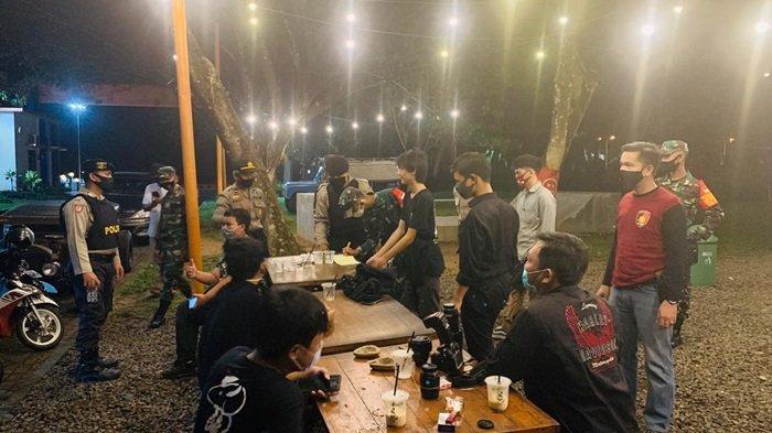 Petugas Gabungan Gelar Operasi Yustisi Kota Banjarbaru, Sejumlah Tempat Usaha Dapat Teguran Tertulis