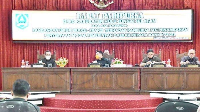 Anggota DPRD Kabupaten HSS Berikan Pandangan Fraksi Soal Penyertaan Modal untuk Bank Kalsel