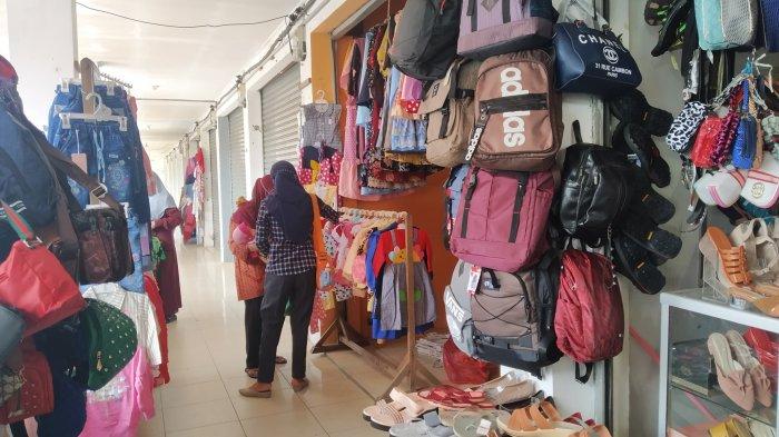 Pekan Terakhir Jelang Lebaran, Pembeli Pakaian di Pasar Marabahan Batola Masih Sepi
