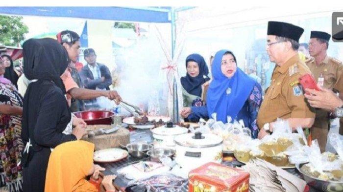 Pasar Ramadan Ditiadakan, Pedagang di HSS Pilih Berjualan di Depan Rumah