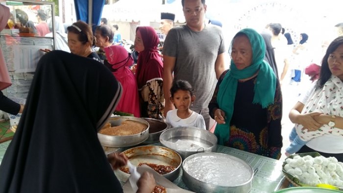 Sehari Fatul Zanah Jual 5 Loyang Kue Khas Banjar di Pasar Wadai Ramadhan Banjarmasin