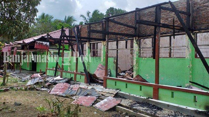 Usai Kebakaran, Siswa SMPN 2 Upau Tabalong terpaksa Pinjam Ruangan untuk Belajar