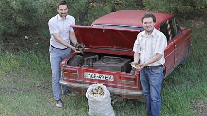 Keren, Para Pebalap Ini Manfaatkan Kayu Bakar sebagai Pengganti Bensin dan Diesel