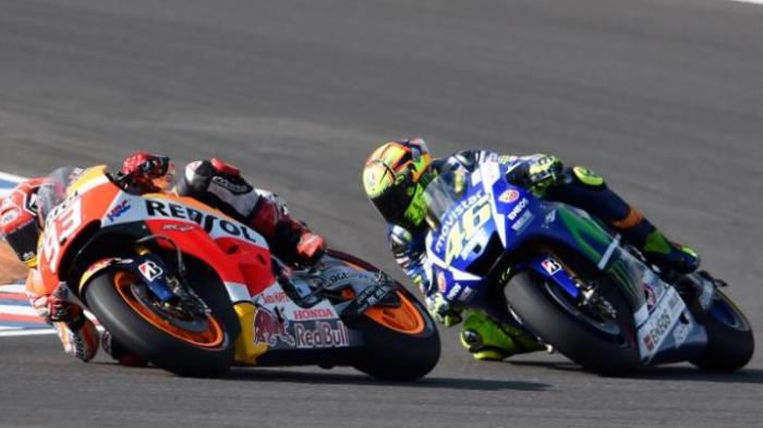 Rossi Libas Satu Per Satu Pebalap Hingga Finis Pertama