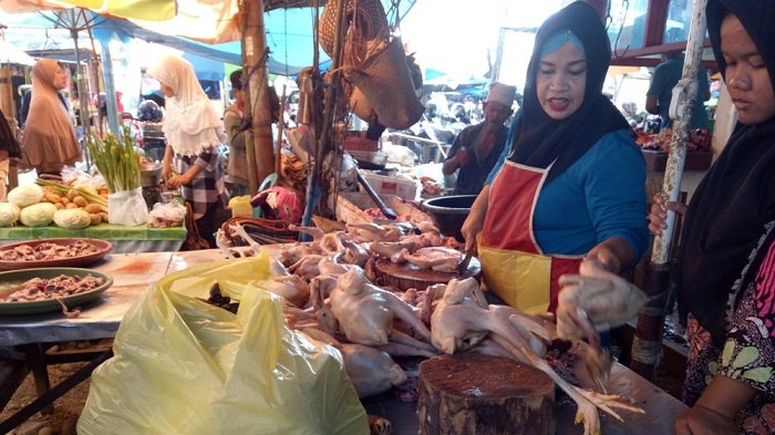 Harga Ayam dan Ikan Melambung, Pasar Barabai Masih Dipadati Warga