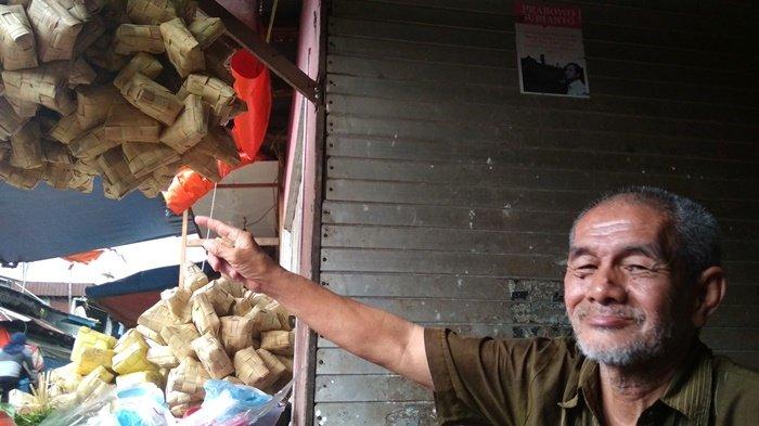 Jelang Idul Adha 2020, Pedagang Kulit Ketupat di Banjarmasin Belum Ramai Pembeli