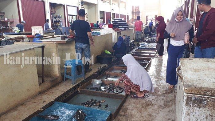 Diresmikan Bupati, Pedagang Pasar Kelua Lebih Memilih Berjualan di Jalan karena Alasan Ini