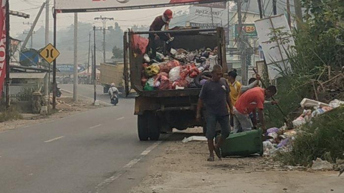 Keterbatasan Armada, DLH Balangan Tak Bisa Ambil Sampah Tepat Waktu