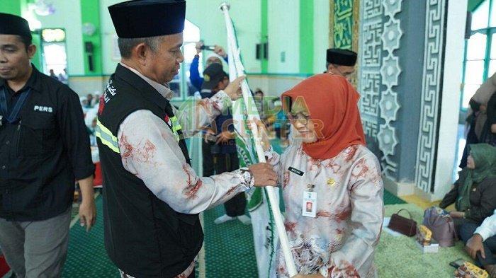 Lepas Keberangkatan 183 Jemaah Calon Haji Kotabaru, Bupati Ingatkan Calhaj Sering Minum Air