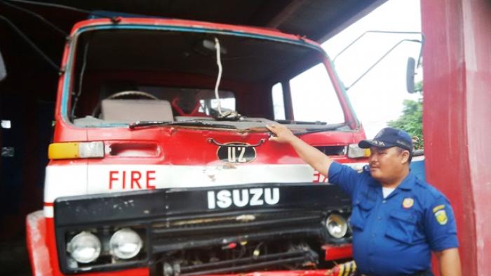 Mobil Pemadam Kebakaran Rusak Belum Diperbaiki