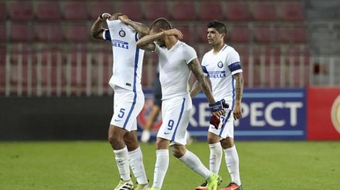 Dipermalukan Sparta Praha, Pelatih Inter Frank de Boer Meradang