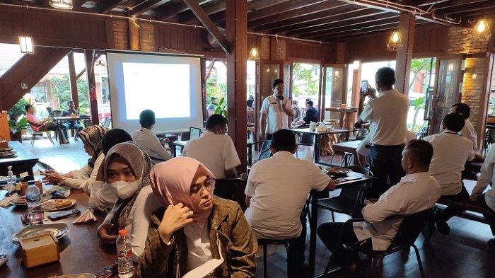 Maksimalkan Pajak Daerah, BPPRD Tanbu Pasang Tapping Box di Restoran dan Kafe