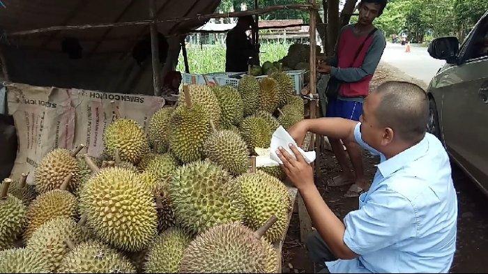 Durian di Kampung Kaitkait Diburu Warga, ini Keistimewaannya