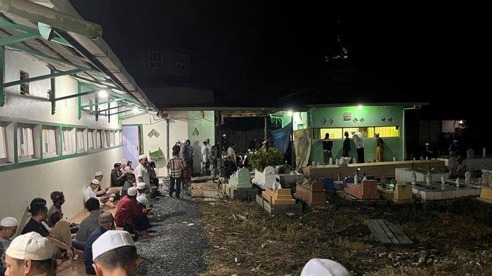 Jarrohlik yoli bilan vagina hajmini qanday kamaytirish mumkin tort oyoqda pantiessiz paypoq kiygan qizlar