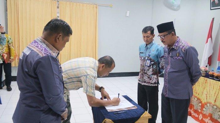 Penandatangan Kontrak Pekerjaan Konstruksi di LPP Martapura dan Rumah Dinas Kanwil