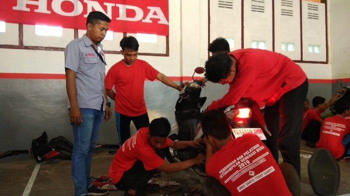 Peringati Sumpah Pemuda, Yayasan AHM dan Trio Motor Latih Generasi Muda Sampit