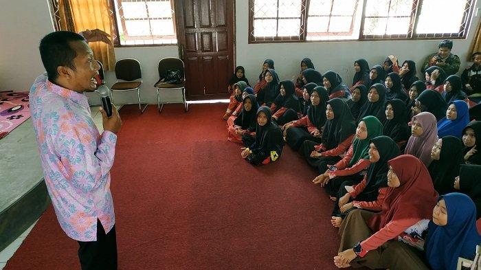 Pendongeng Kak Bimo Hibur Panti Asuhan Budi Mulia, Begini Reaksi Anak Panti