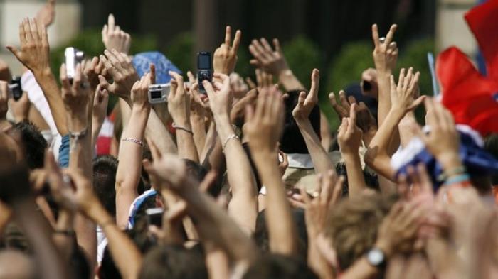 Pesta Penonton Buangan di Area Fan Zone Perancis