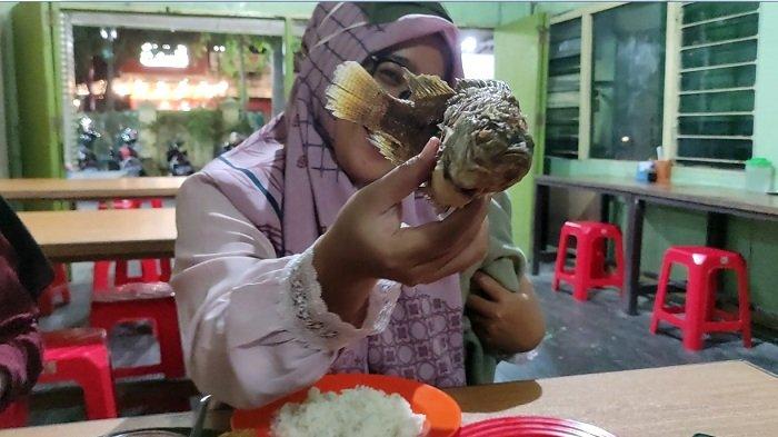 Travel - Seafood Lestari Banjarmasin Sediakan Dua Jenis Sambal yang Menggoyang Lidah