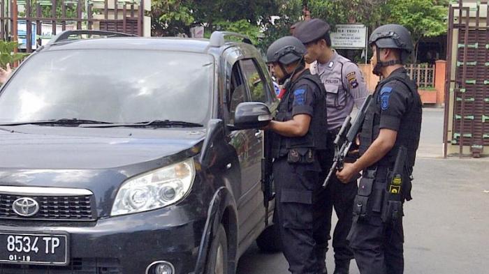 Polda Kalsel Perketat Pengamanan, Setiap Tamu yang Datang Diperiksa Anggota Brimob