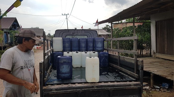 Kisah Warga Kampung KB Desa Sungairasau Ketika Andalkan Penjual Air Keliling