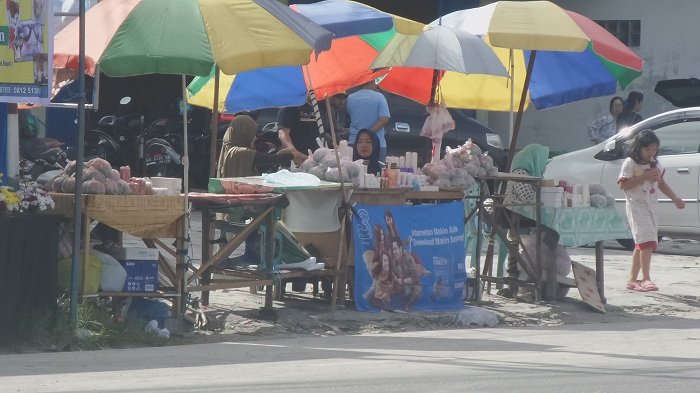 PKL dan Penjual Bunga Berjejer Dipemakaman Nasrani Palangkaraya