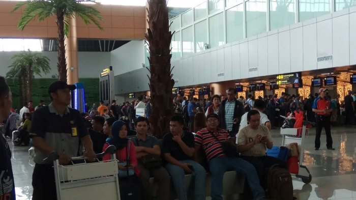 Runway Terendam, 90 Flight Cancel, Begini Nasib 8000 Penumpang di Bandara Supadio Pontianak