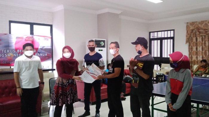 Turnamen Tenis Meja Internal DPRD Kalsel, 30 Tahun Tak Pegang Bed, Murjani Tak Sangka Sabet Juara