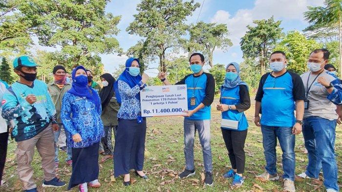 Brilian BRI Pleihari Peduli Masyarakat dan Lingkungan, Tanam 170 Pohon di area RTH Kijang Mas