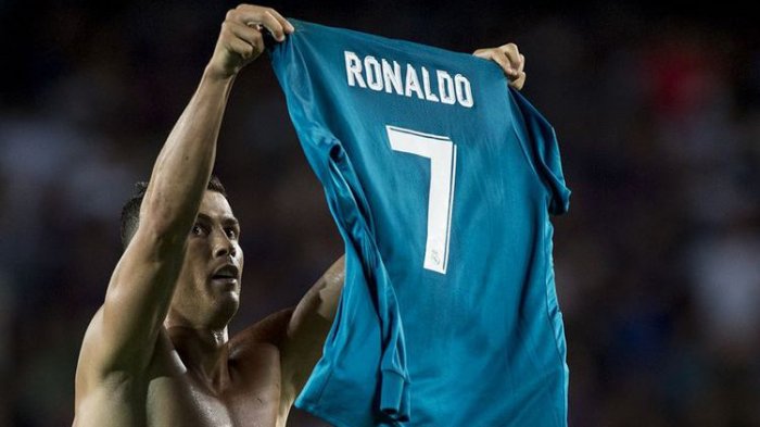 Benzema dan Ronaldo Masing-masing Sarangkan Dua Gol ke APOEL