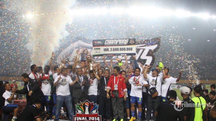 Bus Pendukung Persib Dilempari Batu