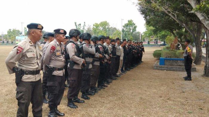 Puluhan Personel Polisi Amankan Pelantikan Anggota DPRD Palangkaraya
