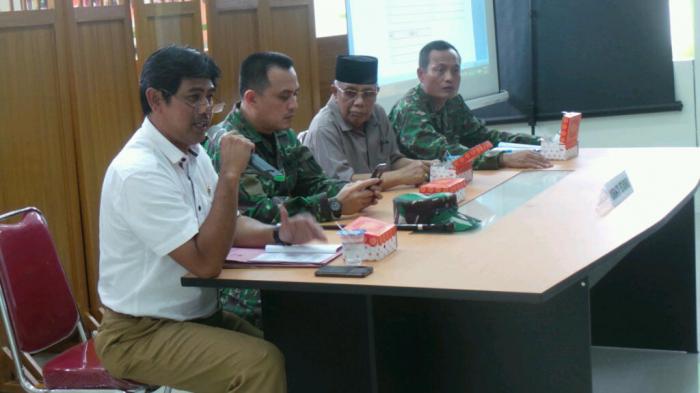 Melawan Ambisi Tuan Rumah