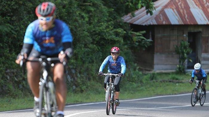 Maksimalkan Latihan, Atlet Bersepeda Ini Latihan Bersama