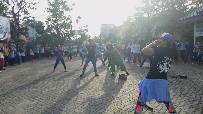 Si Buta Dari Gua Hantu Turut Ikuti Senam Banjar, Lihat Gayanya