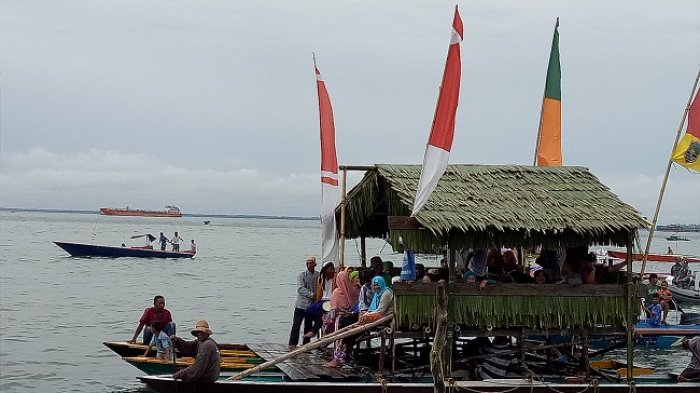 Rayakan Lebaran Ketupat, Suku Bajau Serumpun Hidangkan Ketupat dengan Hasil Laut