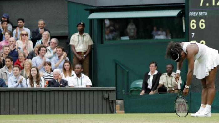 Banting Raket, Serena Williams Didenda Rp 131 Juta