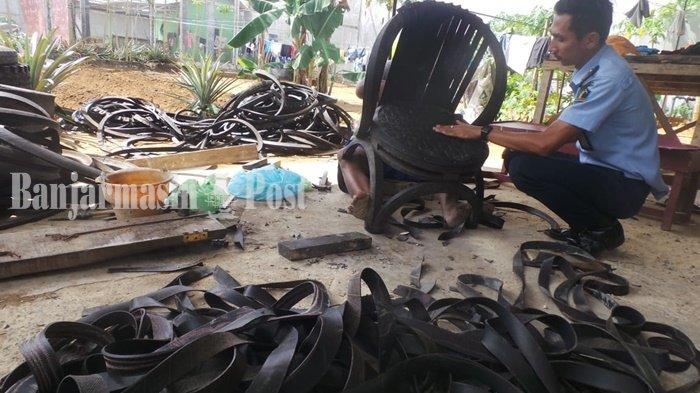 Kalselpedia: Narapidana Bikin Satu Set Kursi dari Sisa Ban Dalam Waktu Sehari di Lapas Banjarbaru